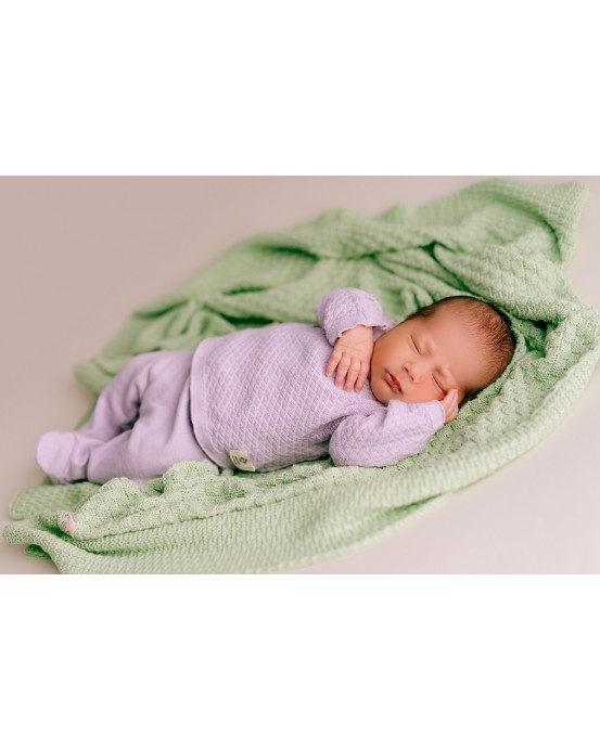 Primera puesta bebé piñas lila
